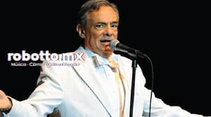 Homenaje a José José en el Zócalo Capitalino