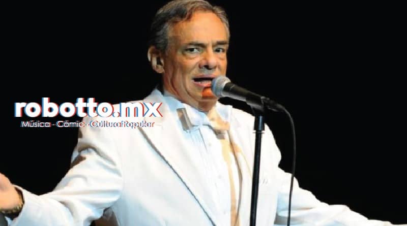 Homenaje a José José en el Zócalo Capitalino