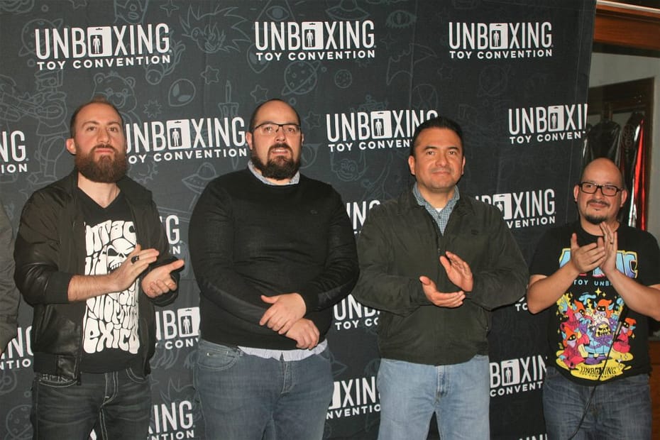 Unboxing Toy Convention