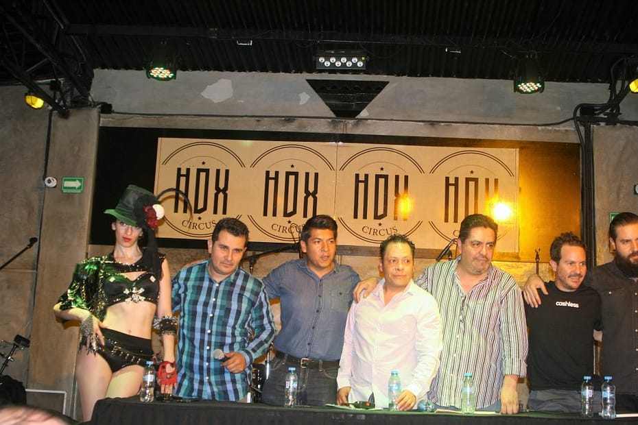 HDX Circus Bar