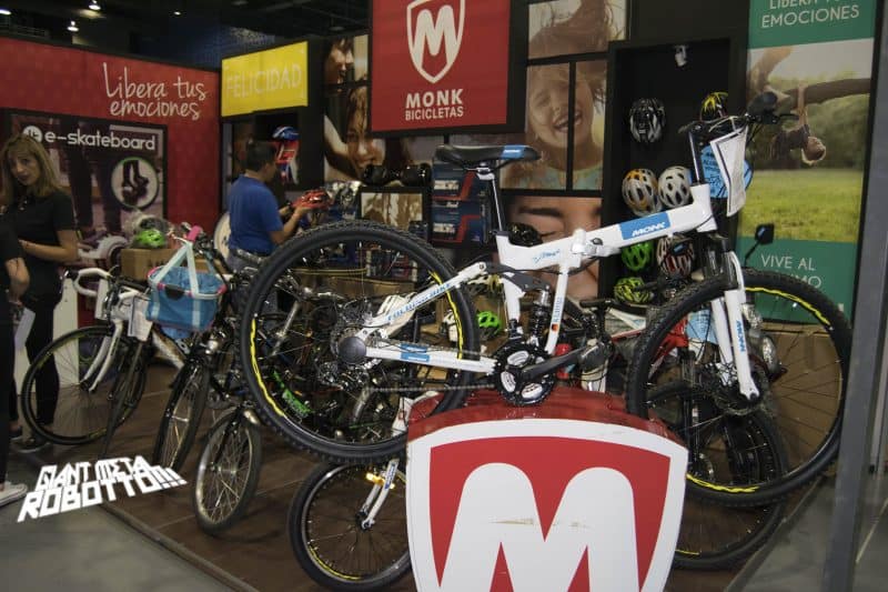 Una exposición con “Juguetes” para grandes con espíritu de niño