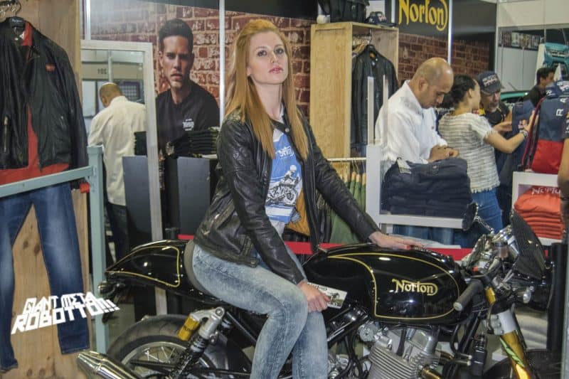 Una exposición con “Juguetes” para grandes con espíritu de niño